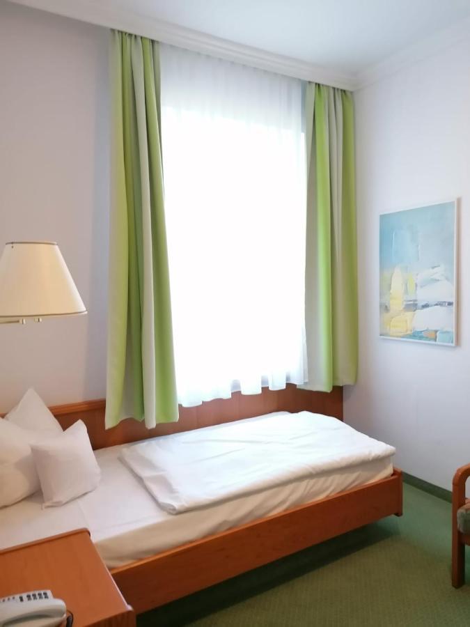 Hotel Wendelstein Розенгайм Екстер'єр фото